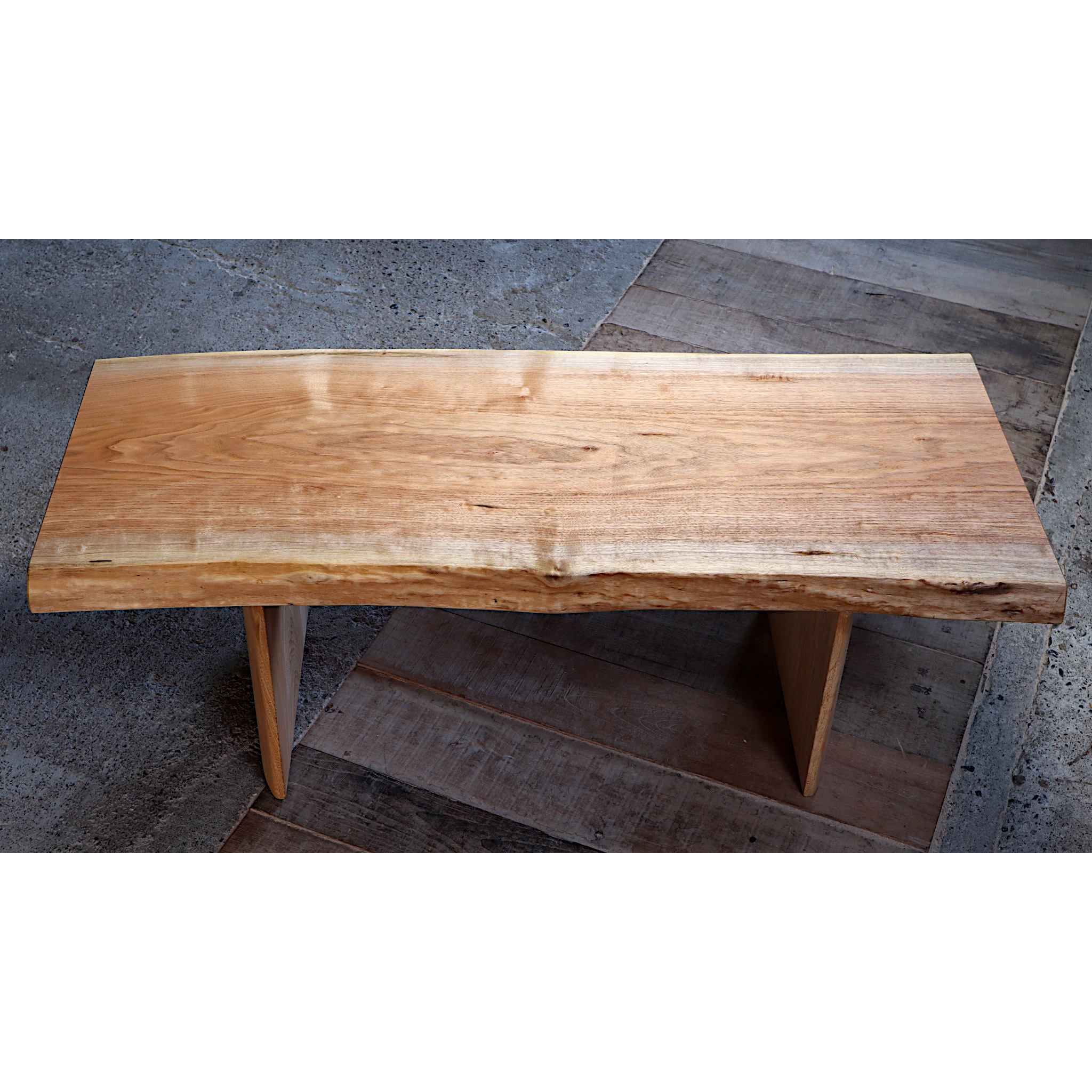 岩手県産クルミ材のミニテーブル（120cm、オイル仕上げ）